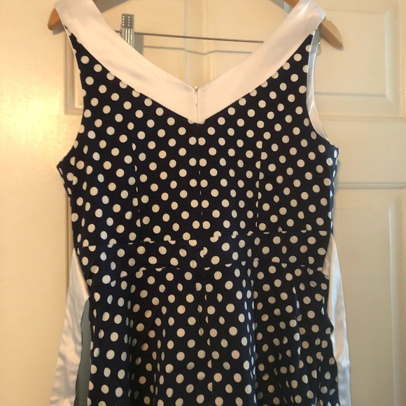 Adorable pin-up dress by Canadian designer - Picture 4 of 5